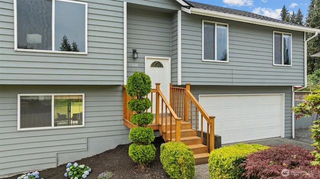 11620 28th St NE, Lake Stevens, WA 98258 - split foyer home with an attached garage