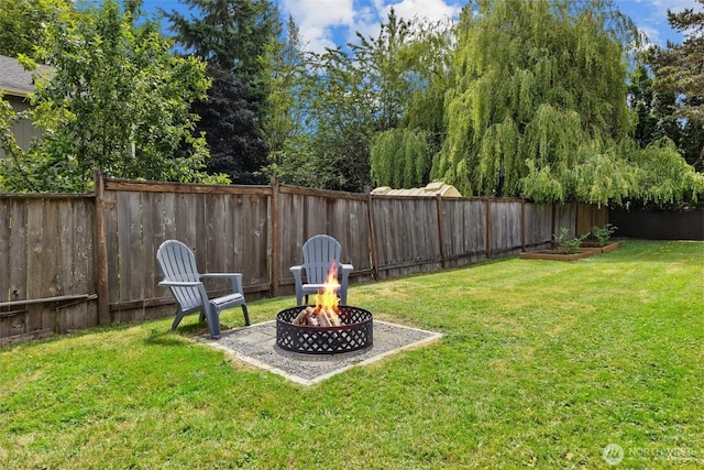 11620 28th St NE, Lake Stevens, WA 98258 - fenced backyard with a fire pit
