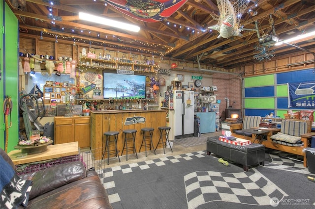 208 N Broadway St, Westport, WA 98595 - living room with a dry bar
