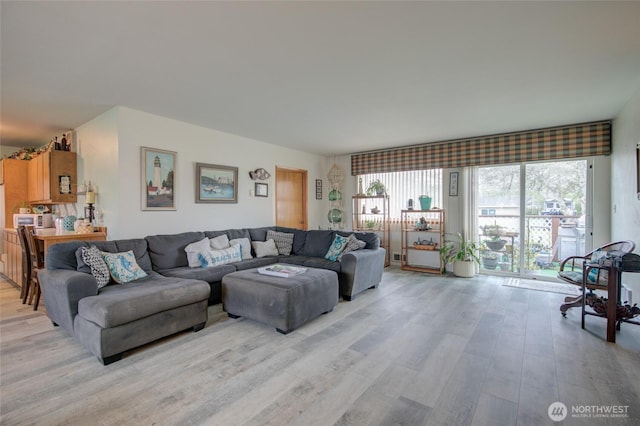 208 N Broadway St, Westport, WA 98595 - living area with light wood finished floors