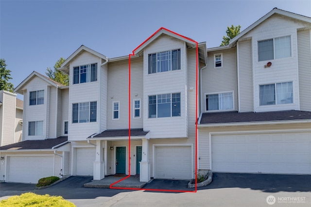 2300 Benson Rd S Unit D3, Renton, WA 98055 - multi unit property with a garage and asphalt driveway