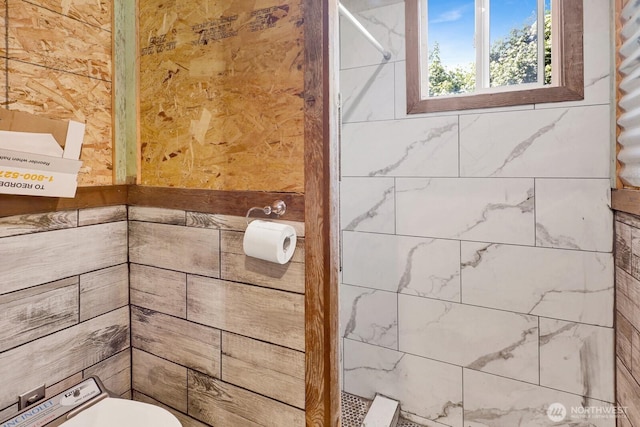 1055 Falls Dr, Bellingham, WA 98229 - full bathroom featuring a shower and toilet