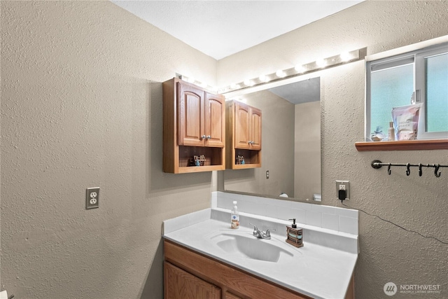 51 Deer Meadow Ln, Naches, WA 98937 - bathroom with a textured wall and vanity