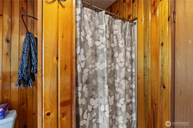 51 Deer Meadow Ln, Naches, WA 98937 - full bath featuring toilet and curtained shower