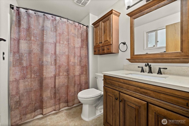 9 199th Pl SE, Bothell, WA 98012 - full bath with toilet, vanity, and a shower with shower curtain