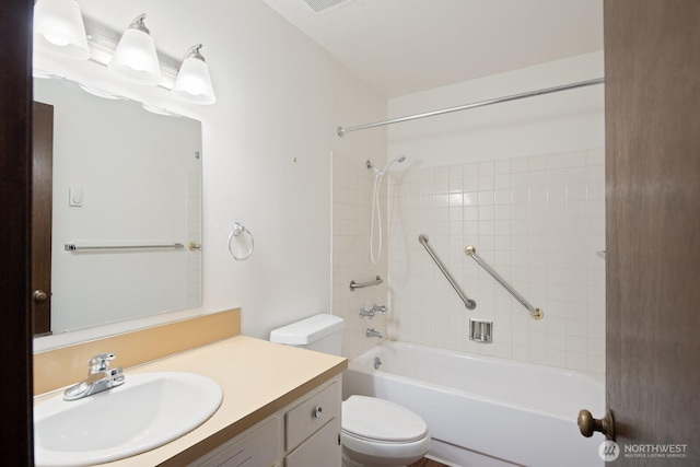 310 S 11th St Unit 106, Mount Vernon, WA 98274 - bathroom with tub / shower combination and vanity