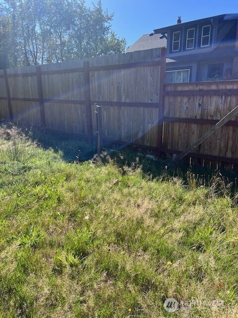 328E 40th St, Tacoma, WA 98404 - photo 11