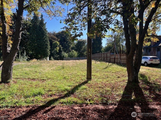 328E 40th St, Tacoma, WA 98404 - photo 15