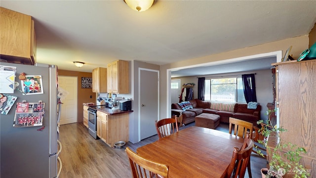 6 Elgin Way, Oroville, WA 98844 - dining space with light wood finished floors