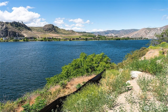 2523 Stayman Flats Rd, Chelan, WA 98816