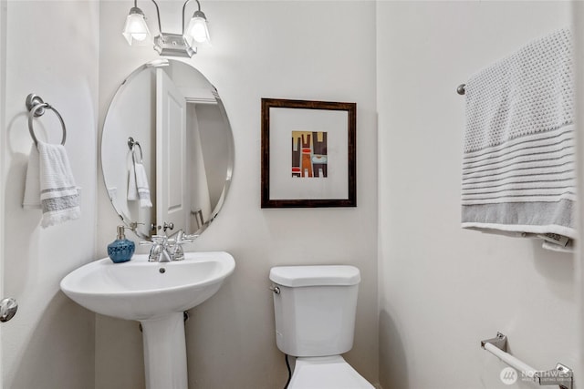 10309 Midvale Ave N Unit B, Seattle, WA 98133 - half bath featuring toilet