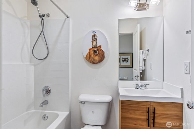 10309 Midvale Ave N Unit B, Seattle, WA 98133 - bathroom with vanity, toilet, and  shower combination