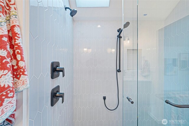 3906 Crosswinds Ct, Anacortes, WA 98221 - full bathroom featuring tiled shower