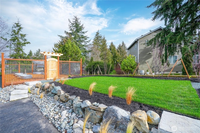 3906 Crosswinds Ct, Anacortes, WA 98221 - view of yard with a gate