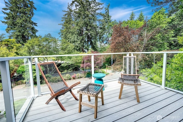 5 Wembley Ln, Mercer Island, WA 98040 - view of wooden terrace