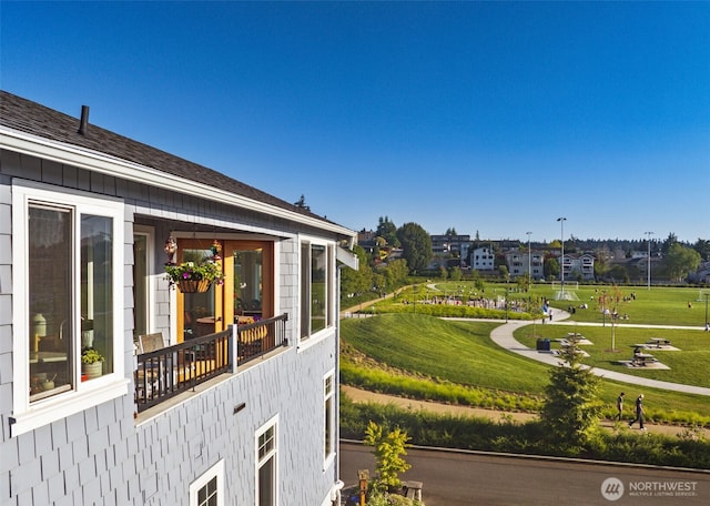 656 Daley St Unit 102, Edmonds, WA 98020 - view of side of home featuring a yard
