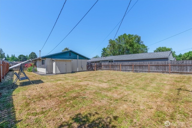 260 Baltimore St, Longview, WA 98632 - view of yard featuring an outdoor structure