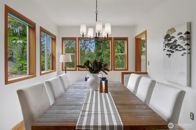 2433 E Valley St, Seattle, WA 98112 - dining room with a chandelier