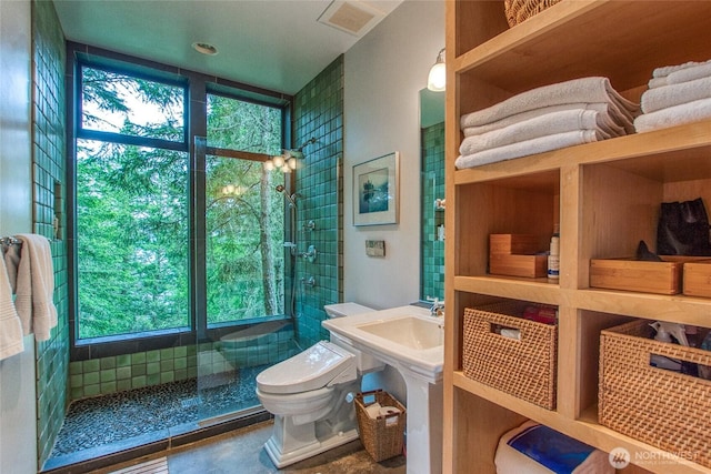 808 Pioneer Hill Rd, Orcas Island, WA 98279 - full bathroom with toilet and tiled shower