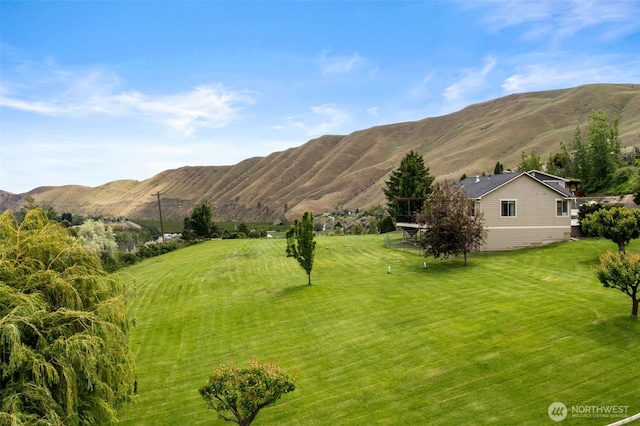 1901 Sleepy Hollow Rd, Wenatchee, WA 98801 - view of mountain backdrop