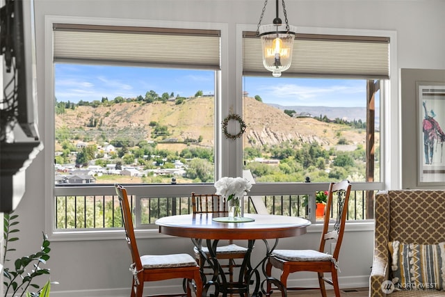 1901 Sleepy Hollow Rd, Wenatchee, WA 98801 - dining space featuring a mountain view and baseboards