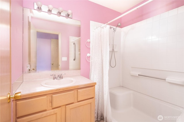 5419 N Court St, Ruston, WA 98407 - full bath with vanity and a shower with shower curtain