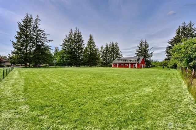 936 W Axton Rd, Bellingham, WA 98226 - view of yard with an outdoor structure