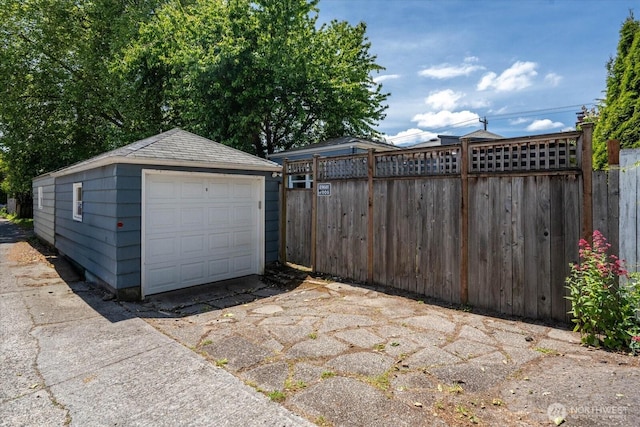 7530 25th Ave NW, Seattle, WA 98117 - detached garage with concrete driveway