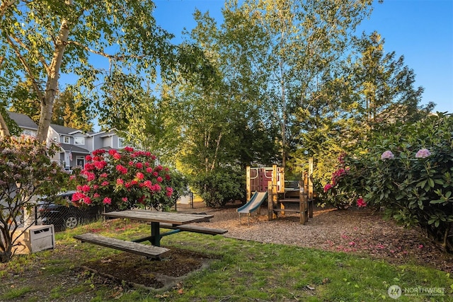 7522 NE 204th Pl, Kenmore, WA 98028 - view of play area