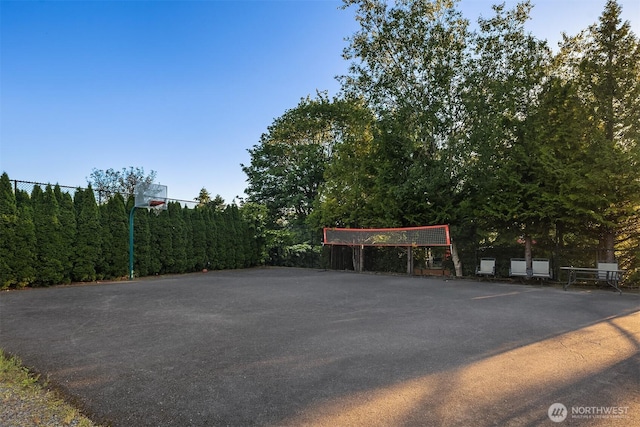 7522 NE 204th Pl, Kenmore, WA 98028 - view of sport court featuring community basketball court