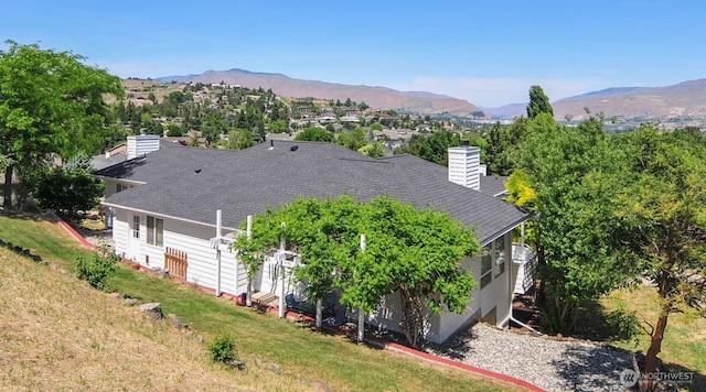301 Canyon Pl, Wenatchee, WA 98801 - aerial view of property and surrounding area with a mountain backdrop