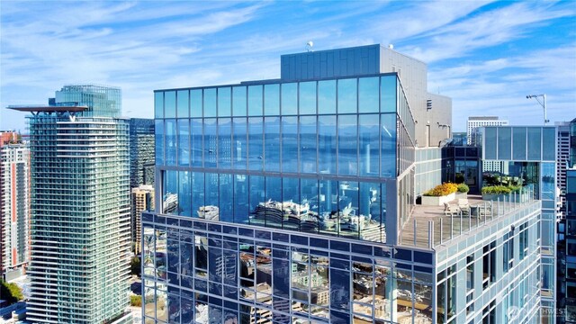121 Stewart St Unit 2507, Seattle, WA 98101 - view of building exterior with a view of city