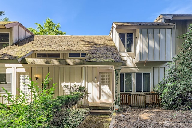 12304 NE 147th Ct, Kirkland, WA 98034 - view of front of home with board and batten siding