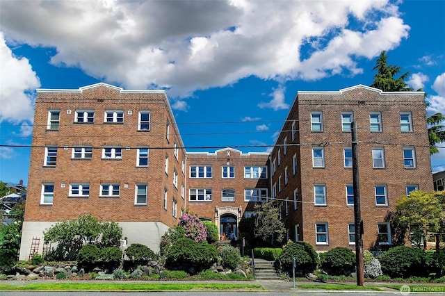 220 W Olympic Pl Unit 309, Seattle, WA 98119 - view of apartment building / complex