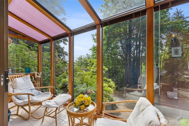 5019 E Mercer Way, Mercer Island, WA 98040 - sunroom featuring lofted ceiling