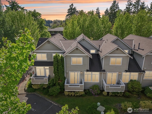 11800 SE 4th Pl Unit 203, Bellevue, WA 98005 - view of front of property featuring uncovered parking