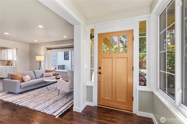 1220 SW Orchard St, Seattle, WA 98106 - foyer entrance with dark wood-style floors and recessed lighting