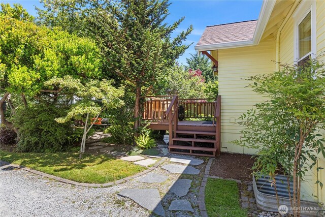 1220 SW Orchard St, Seattle, WA 98106 - view of yard featuring a deck