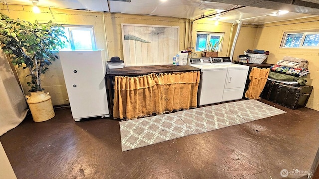 4319 H Street Rd, Blaine, WA 98230 - laundry area with washing machine and dryer