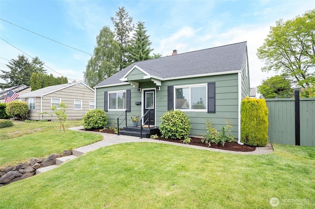 827 S Geiger St, Tacoma, WA 98465 - bungalow-style home with roof with shingles