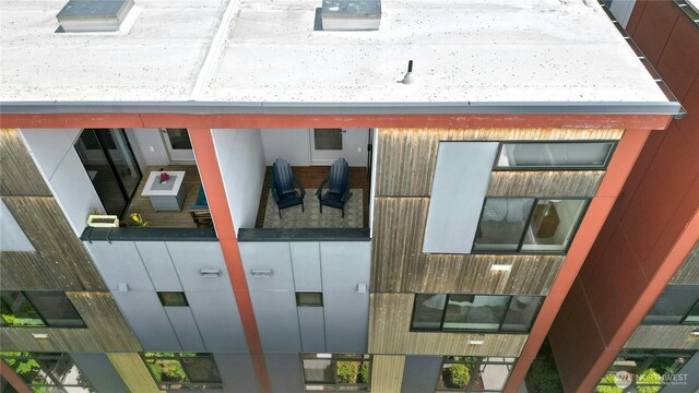 3219 California Ave SW Unit B, Seattle, WA 98116 - exterior view of mail area