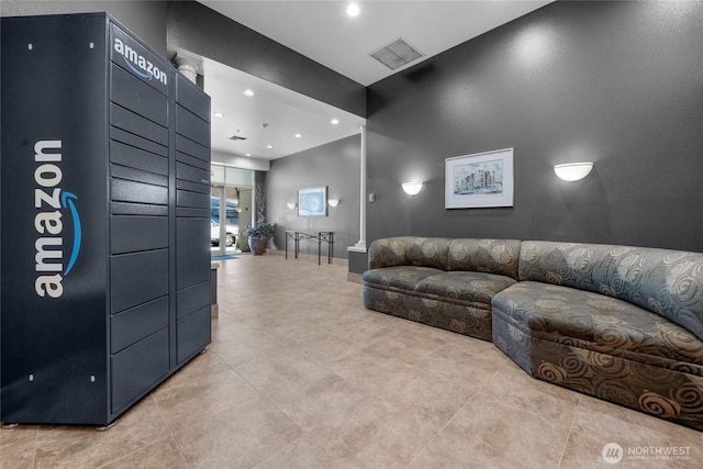 4343 Roosevelt Way NE Unit 401, Seattle, WA 98105 - community lobby featuring recessed lighting