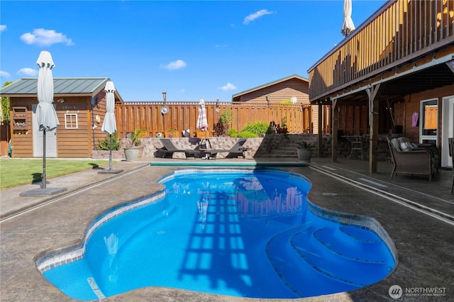 418 Summer Pl SW, Mattawa, WA 99349 - view of swimming pool with a fenced backyard, a patio, and a wooden deck