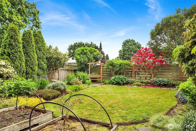 2708 Lynn St, Bellingham, WA 98225 - view of yard with a vegetable garden
