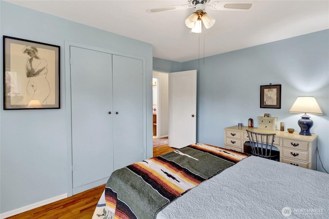 2708 Lynn St, Bellingham, WA 98225 - bedroom with wood finished floors, a closet, ceiling fan, and baseboards
