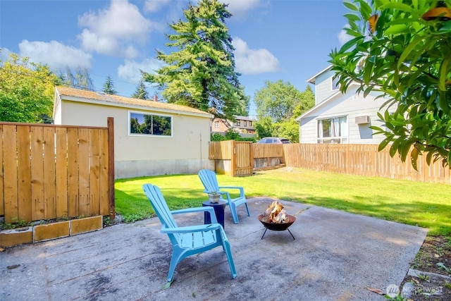 932 N Alder St, Tacoma, WA 98406 - view of patio / terrace featuring a fire pit