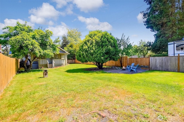 932 N Alder St, Tacoma, WA 98406 - view of yard featuring a patio