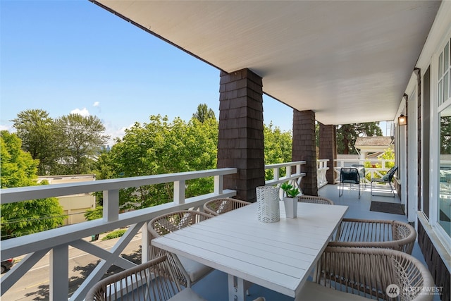 1542 Grand Ave, Seattle, WA 98122 - balcony featuring outdoor dining space