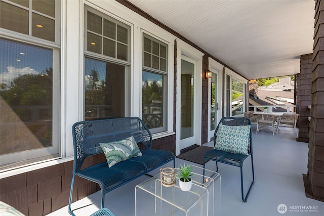 1542 Grand Ave, Seattle, WA 98122 - view of covered porch