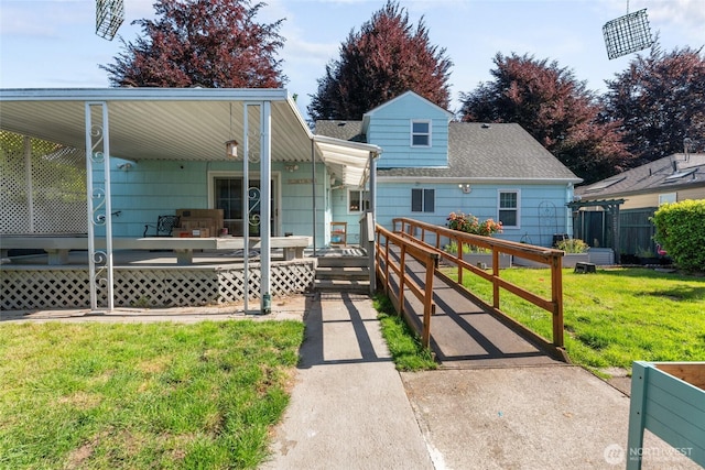 2649 Louisiana St, Longview, WA 98632 - view of front of house featuring a front lawn
